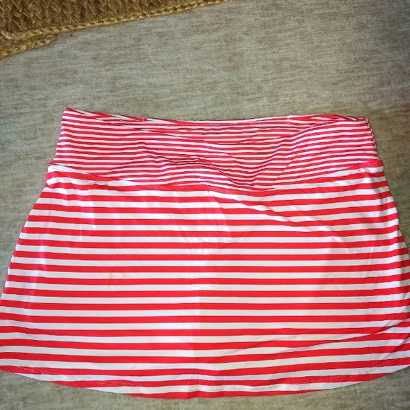 Tommy Bahama Dresses & Skirts - Tommy Bahama skirt/skort